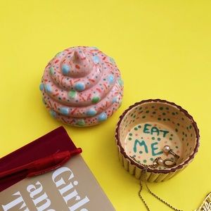 Pink ceramic muffin trinket box